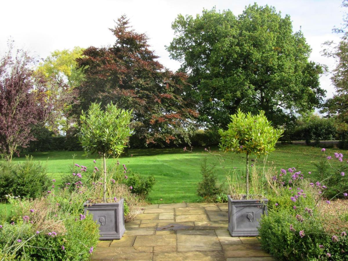 Weston Hill Farm Bed & Breakfast Moreton Pinkney Dış mekan fotoğraf